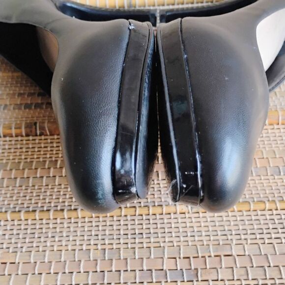 Classic Women's Tahari Black Leather Gallery Pumps size 9M US - Picture 4 of 15